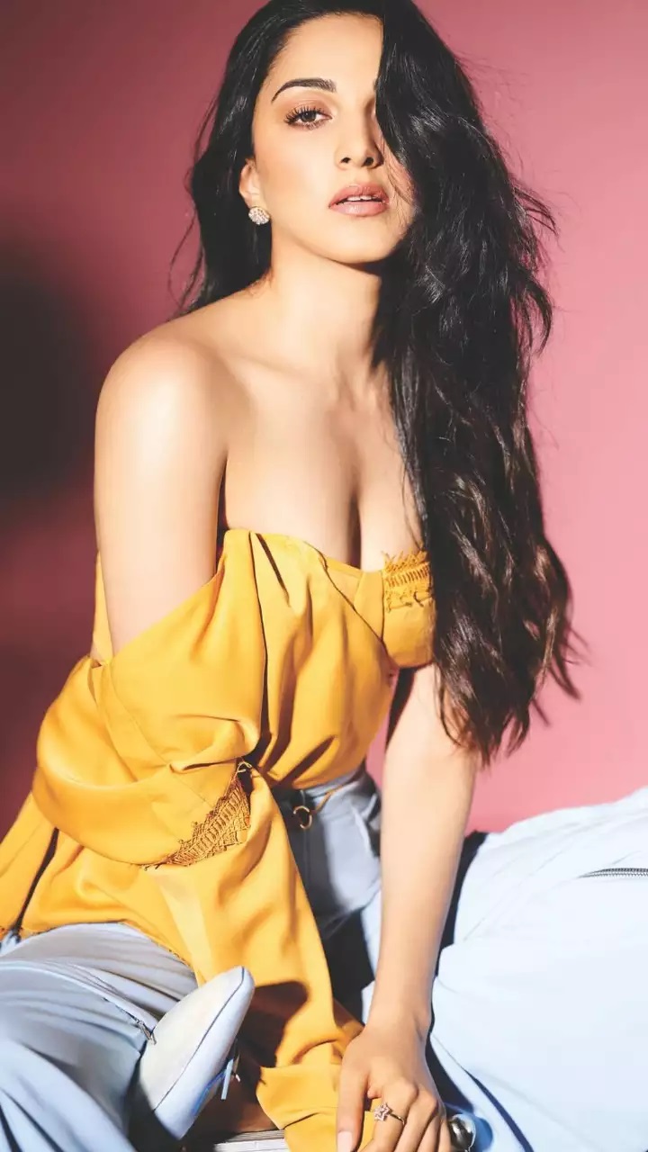 Bollywood Actress Kiara Advani's Waist Pack In Discussion, You Will Be Surprised To Listen To The Worth _Pic Credit-Google