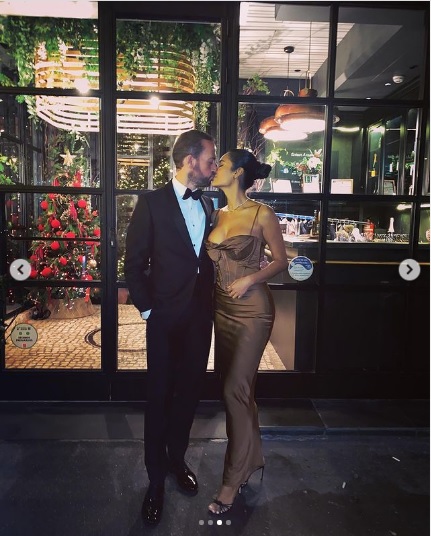 Esha Gupta Instagram News-Esha Gupta Got Romantic With Bf On New Year's Day, Was Seen Doing Liplock-Pic Credit Instagram